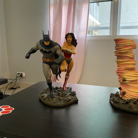 DC Justice League of America Build A Scene Statues - Picture 5 of 13